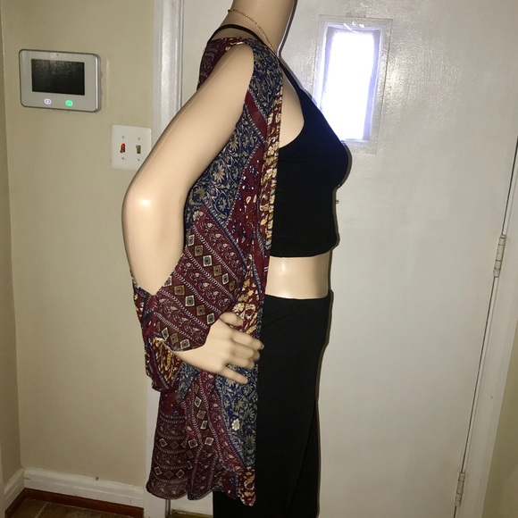 Gold / Burgundy Cut Out Kimono - Picture 4 of 14